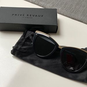 Never worn! Ordered and I didn’t like them on me.